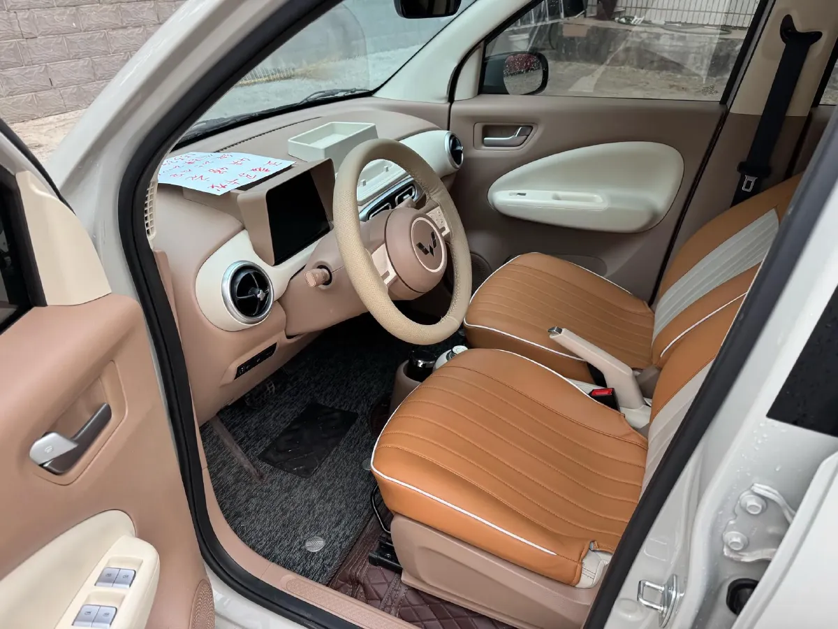 2025 WuLing HongGuang MINI EV BEV 16.2KWH,autocango,china used car exporter,china ev exporter,chinese used car exporter,chinese used ev exporter