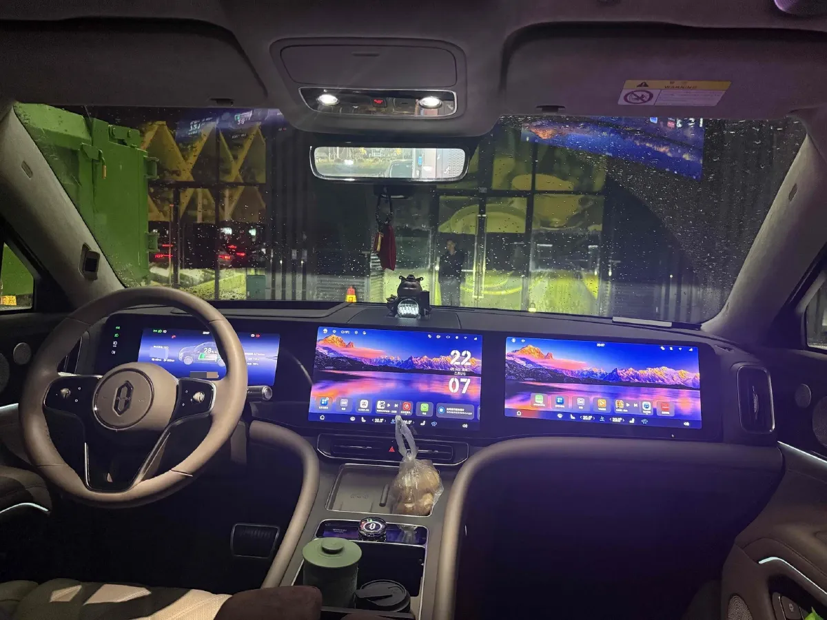 2025 AITO AITO M9 REEV 160HP REEV 52KWH,autocango,china used car exporter,china ev exporter,chinese used car exporter,chinese used ev exporter