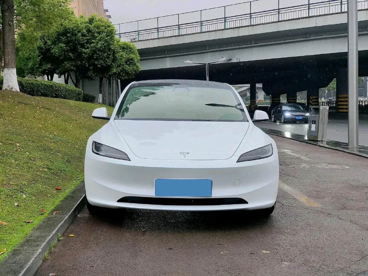 2025 Tesla Model 3 BEV 62.5KWH,autocango,china used car exporter,china ev exporter,chinese used car exporter,chinese used ev exporter
