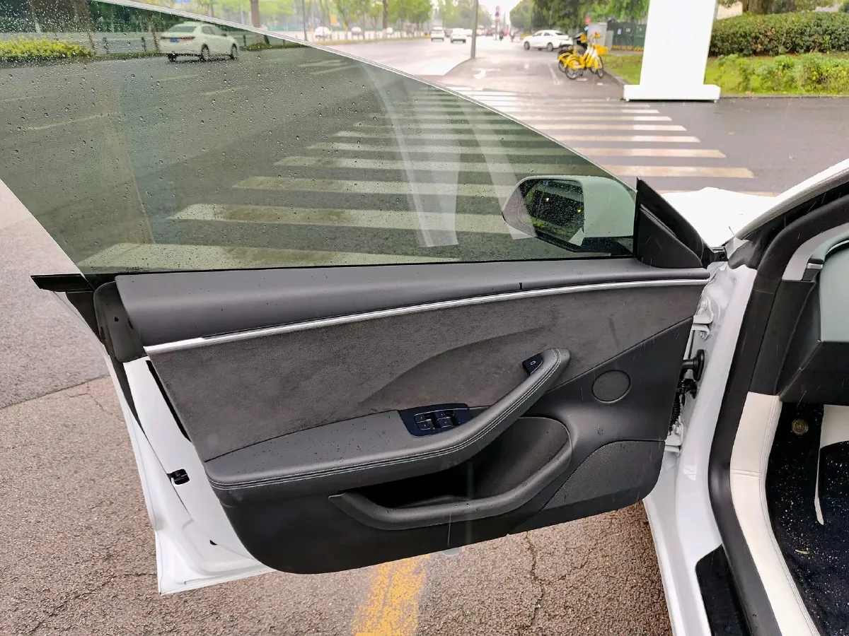 2025 Tesla Model 3 BEV 62.5KWH,autocango,china used car exporter,china ev exporter,chinese used car exporter,chinese used ev exporter