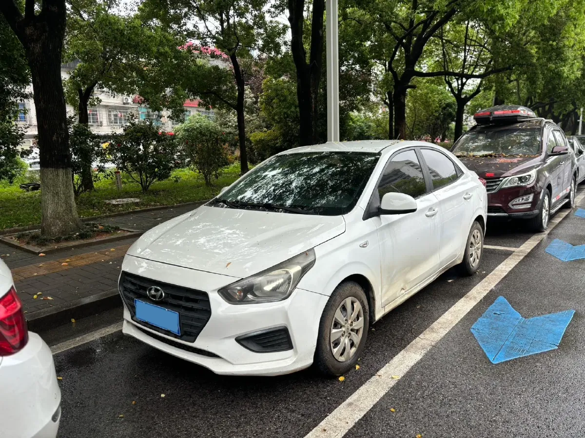 2017 Hyundai Reina 1.4L 95HP L4 5MT,autocango,china used car exporter,china ev exporter,chinese used car exporter,chinese used ev exporter