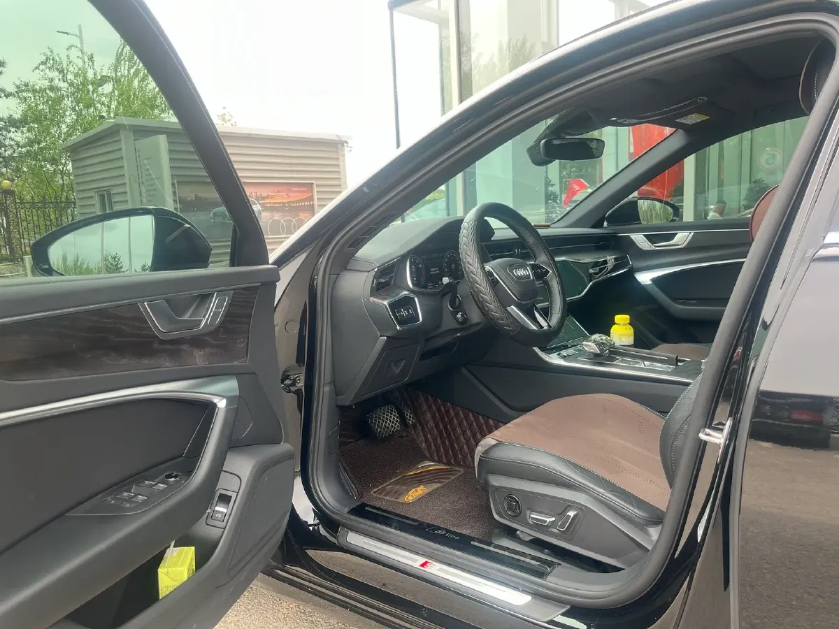 2023 Audi A6L 2.0T 245HP L4 7DCT,autocango,china used car exporter,china ev exporter,chinese used car exporter,chinese used ev exporter