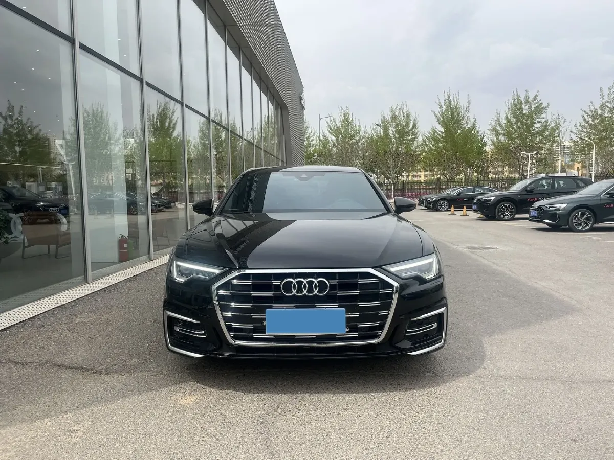 2023 Audi A6L 2.0T 245HP L4 7DCT,autocango,china used car exporter,china ev exporter,chinese used car exporter,chinese used ev exporter