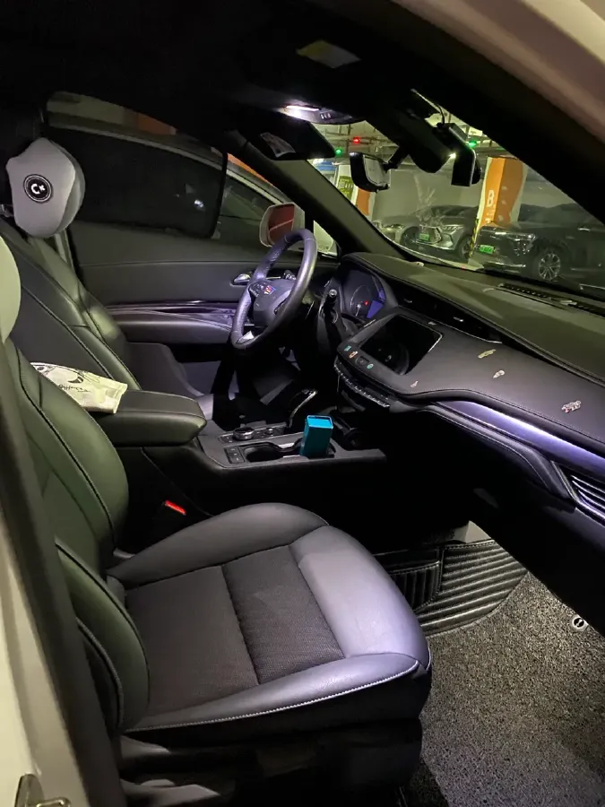 2020 Cadillac XT4 2.0T 237HP L4 9AT,autocango,china used car exporter,china ev exporter,chinese used car exporter,chinese used ev exporter