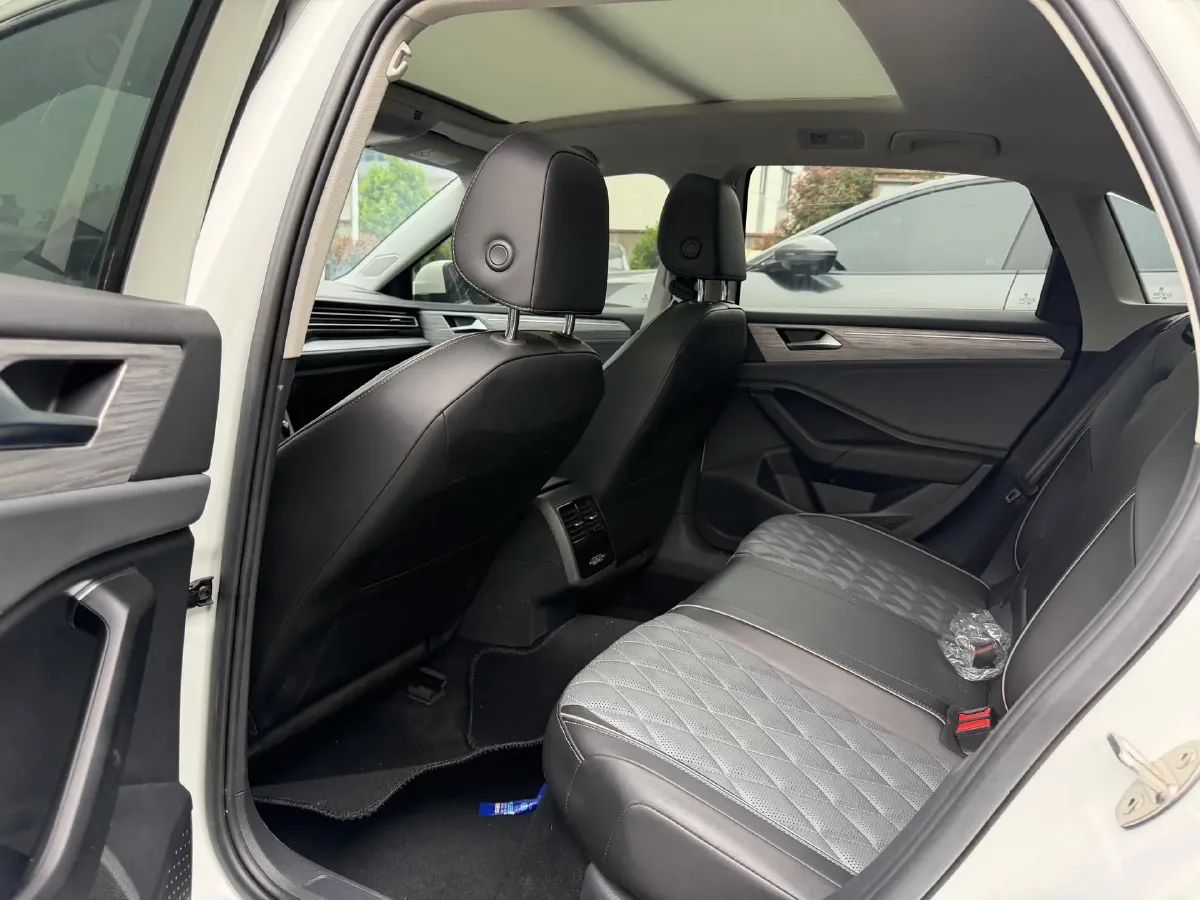 2023 Volkswagen Sagitar 1.4T 150HP L4 7DCT,autocango,china used car exporter,china ev exporter,chinese used car exporter,chinese used ev exporter