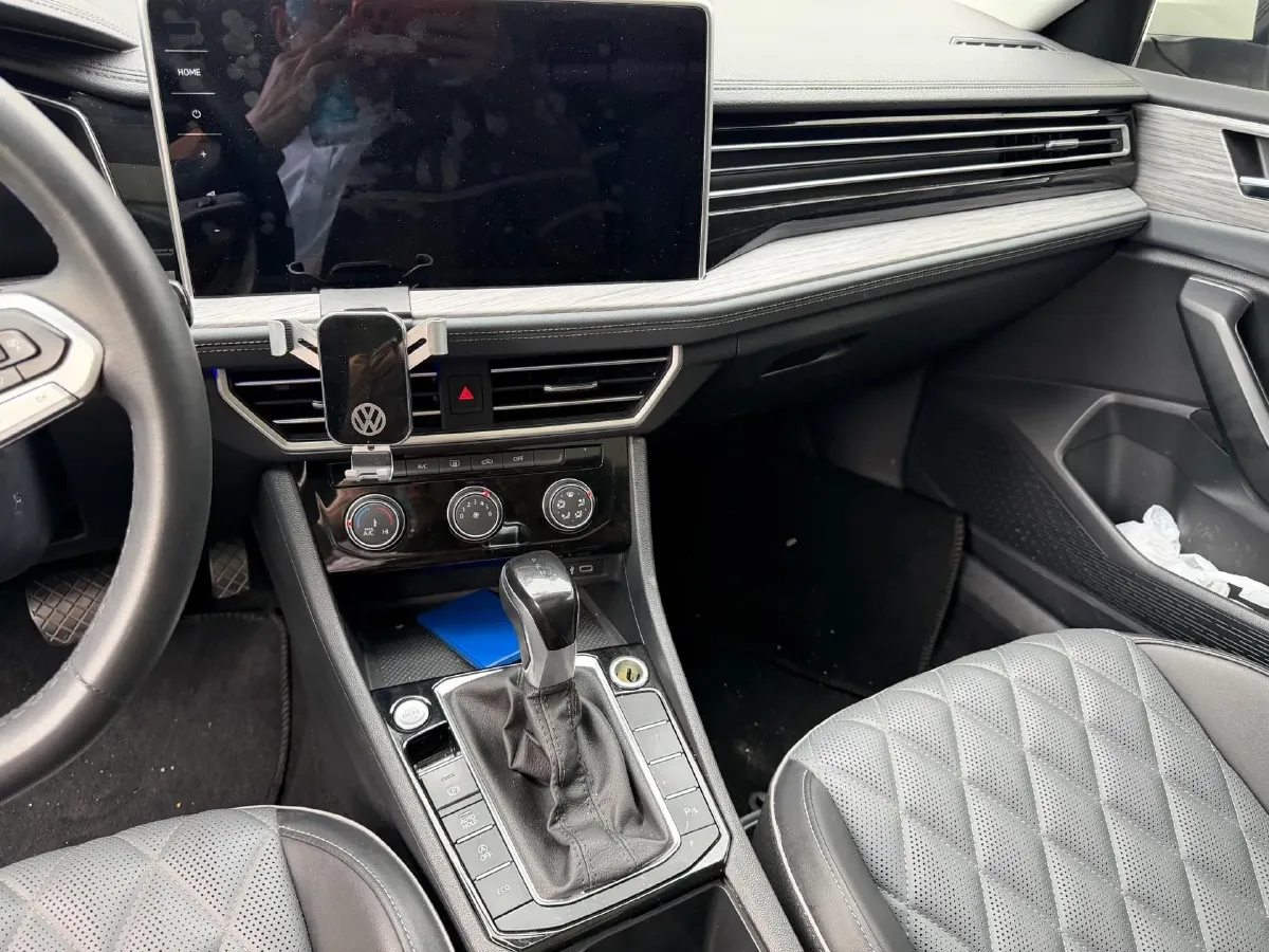 2023 Volkswagen Sagitar 1.4T 150HP L4 7DCT,autocango,china used car exporter,china ev exporter,chinese used car exporter,chinese used ev exporter