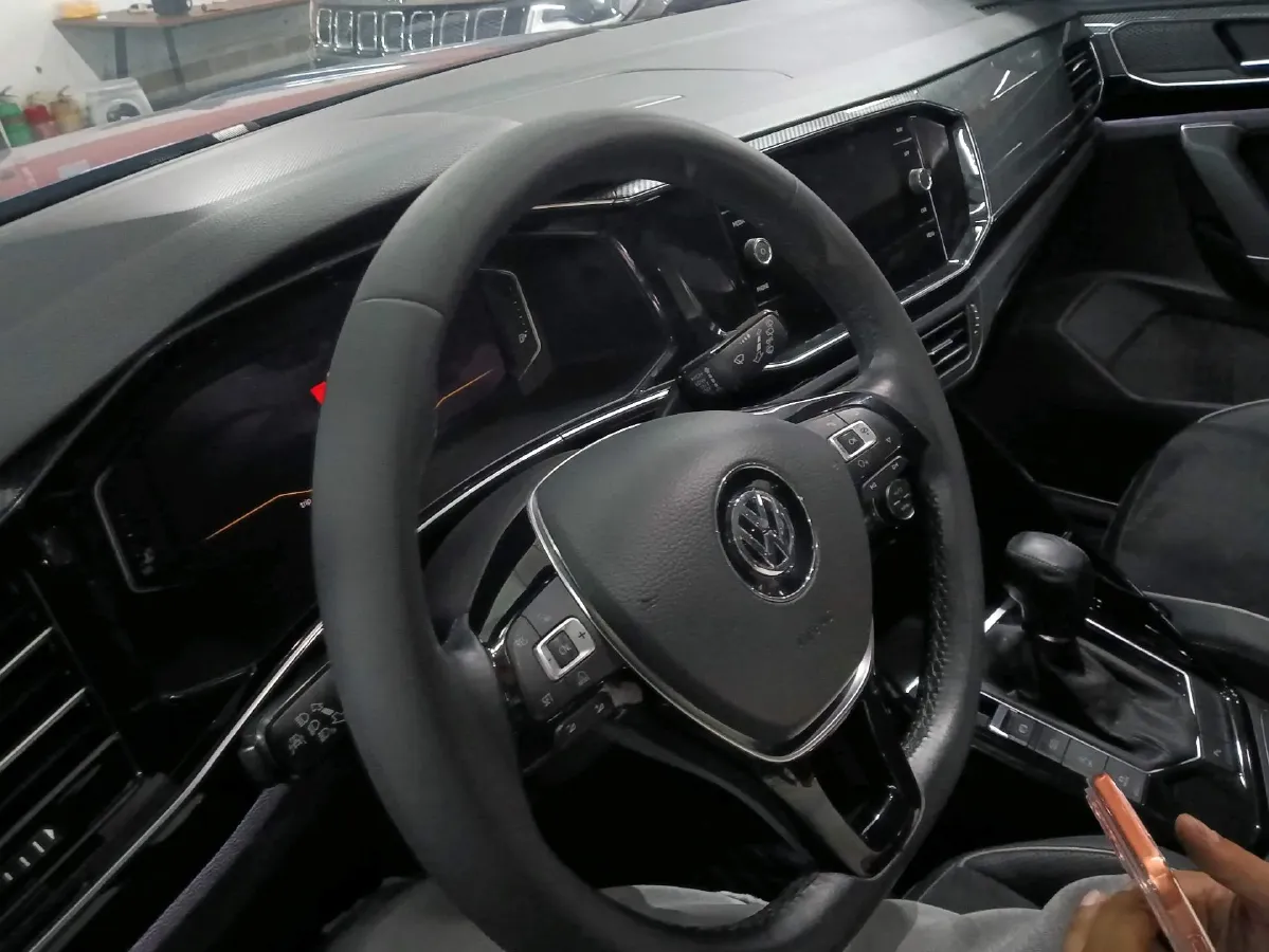 2019 Jeep Cherokee 2.0T 234HP L4 9AT,autocango,china used car exporter,china ev exporter,chinese used car exporter,chinese used ev exporter