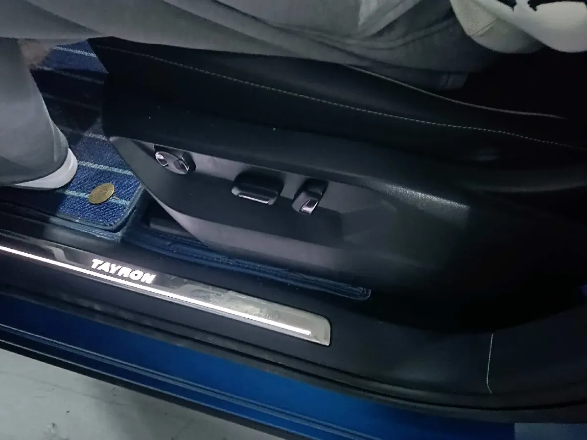 2019 Jeep Cherokee 2.0T 234HP L4 9AT,autocango,china used car exporter,china ev exporter,chinese used car exporter,chinese used ev exporter