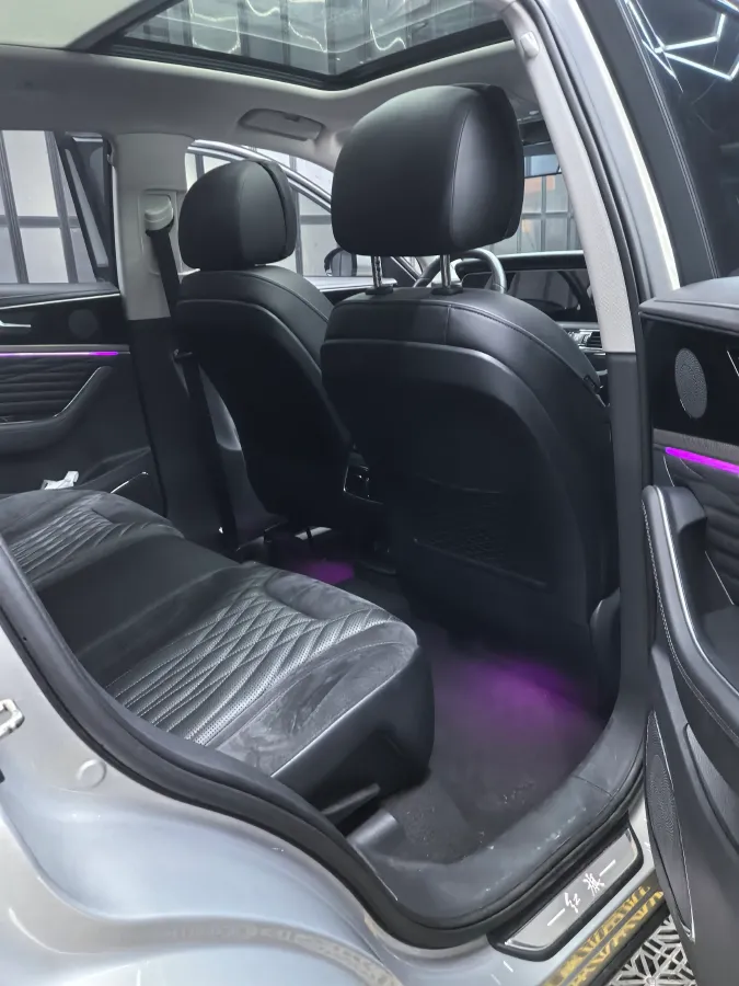 2022 HongQi HS5 2.0T 224HP L4 6AT,autocango,china used car exporter,china ev exporter,chinese used car exporter,chinese used ev exporter