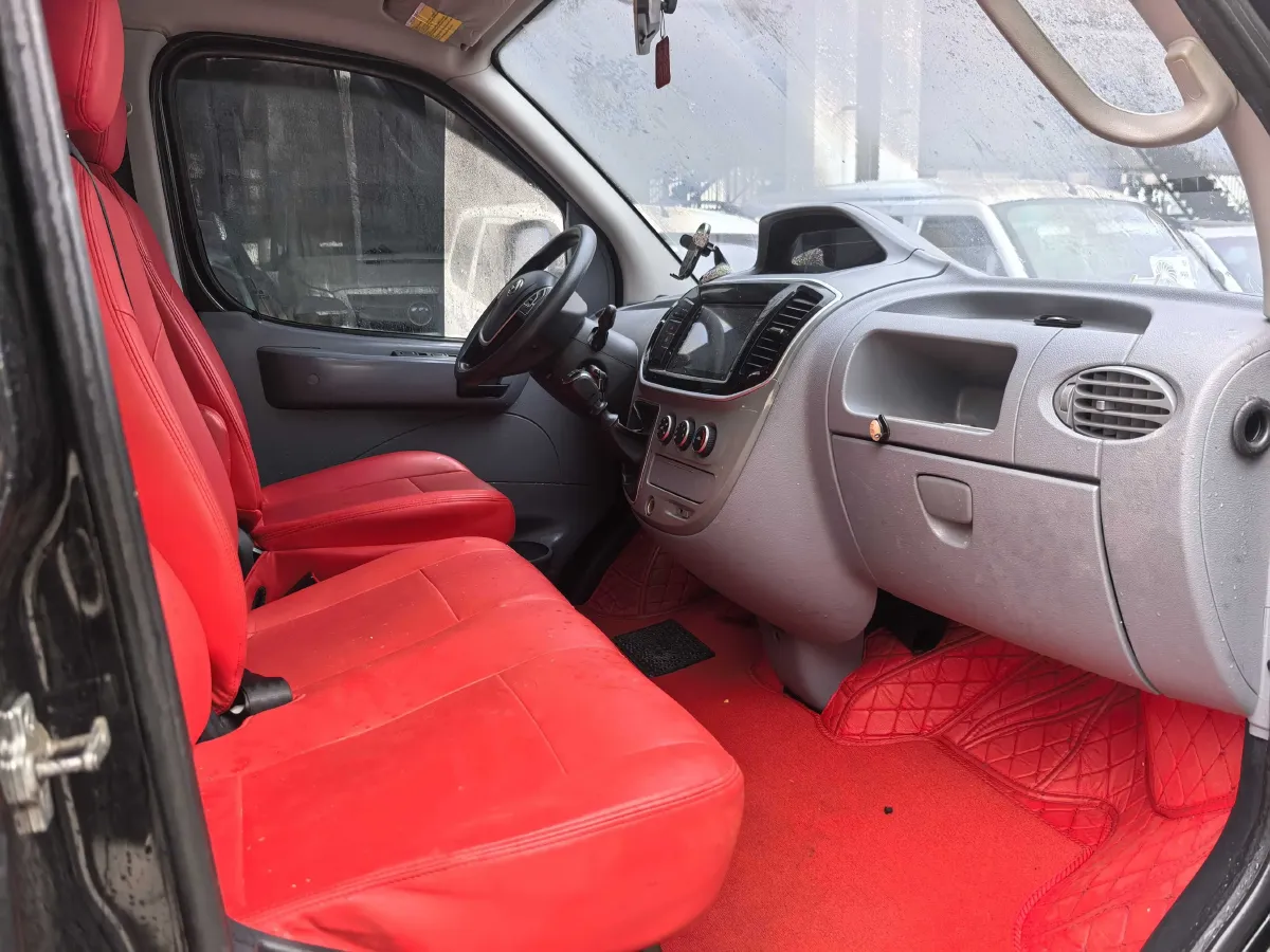 2019 MAXUS XinTu V80 2.0T 139HP L4 6MT,autocango,china used car exporter,china ev exporter,chinese used car exporter,chinese used ev exporter