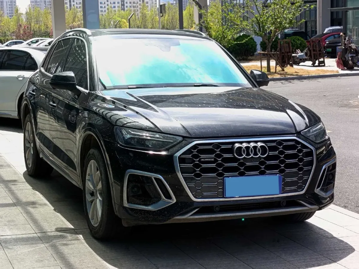 2021 Audi Q5L 2.0T 190HP L4 7DCT,autocango,china used car exporter,china ev exporter,chinese used car exporter,chinese used ev exporter