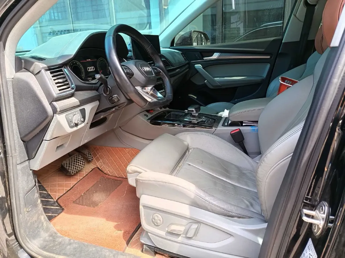 2021 Audi Q5L 2.0T 190HP L4 7DCT,autocango,china used car exporter,china ev exporter,chinese used car exporter,chinese used ev exporter