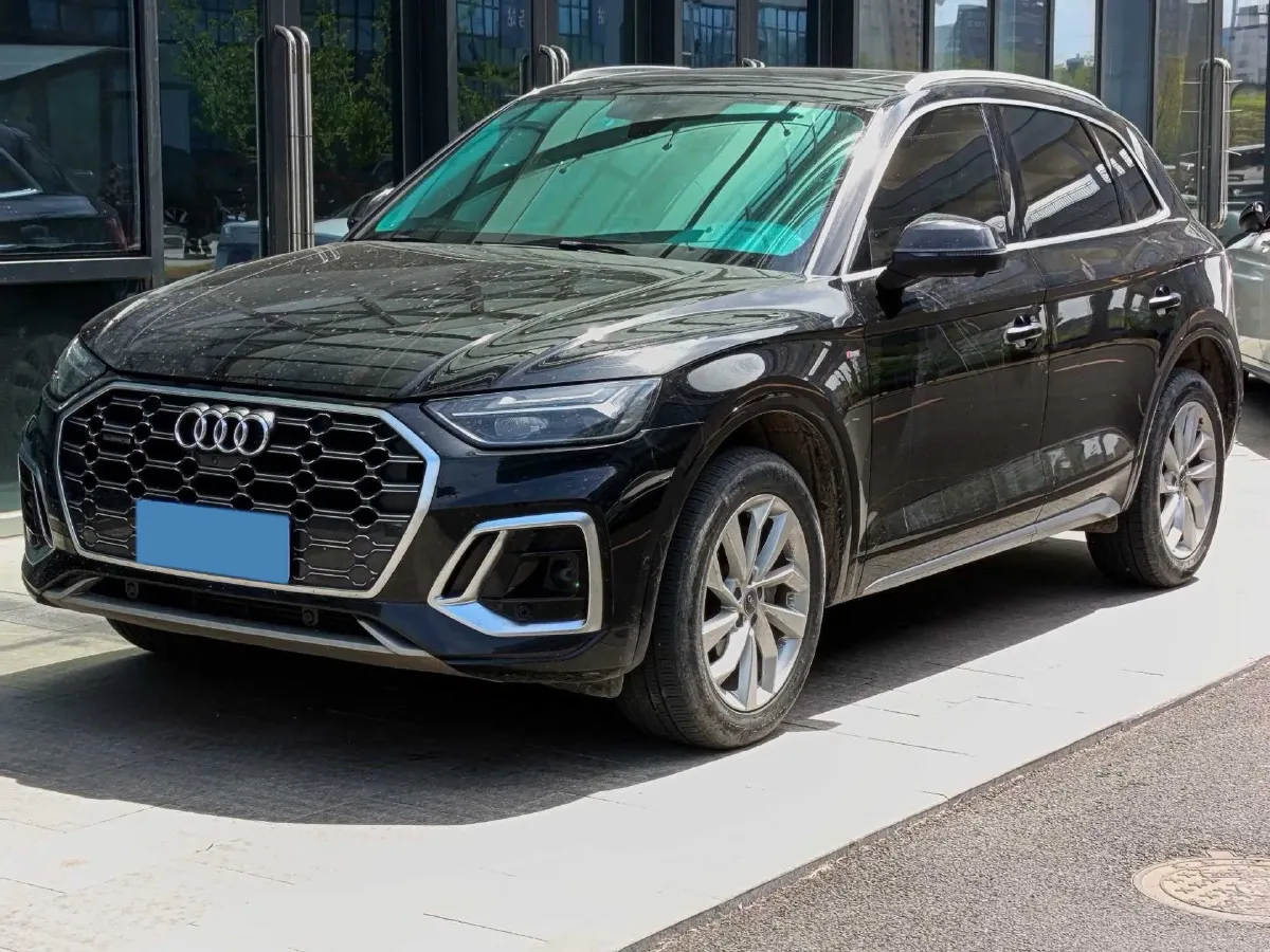 2021 Audi Q5L 2.0T 190HP L4 7DCT,autocango,china used car exporter,china ev exporter,chinese used car exporter,chinese used ev exporter