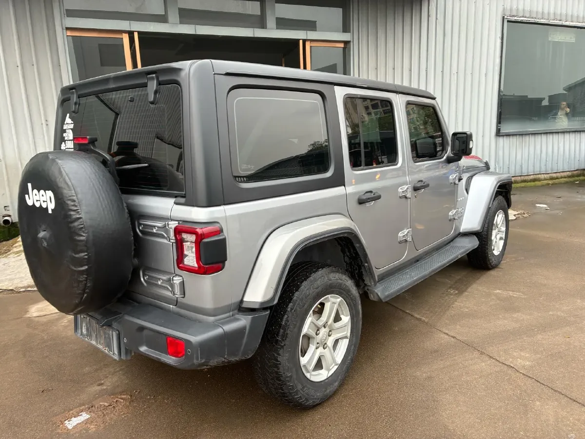 2021 Jeep Wrangler 2.0T 266HP L4 8AT,autocango,china used car exporter,china ev exporter,chinese used car exporter,chinese used ev exporter