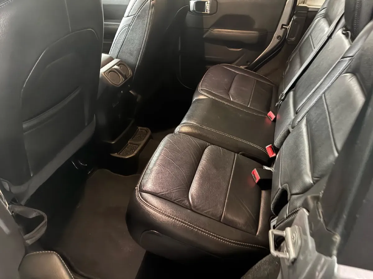 2021 Jeep Wrangler 2.0T 266HP L4 8AT,autocango,china used car exporter,china ev exporter,chinese used car exporter,chinese used ev exporter