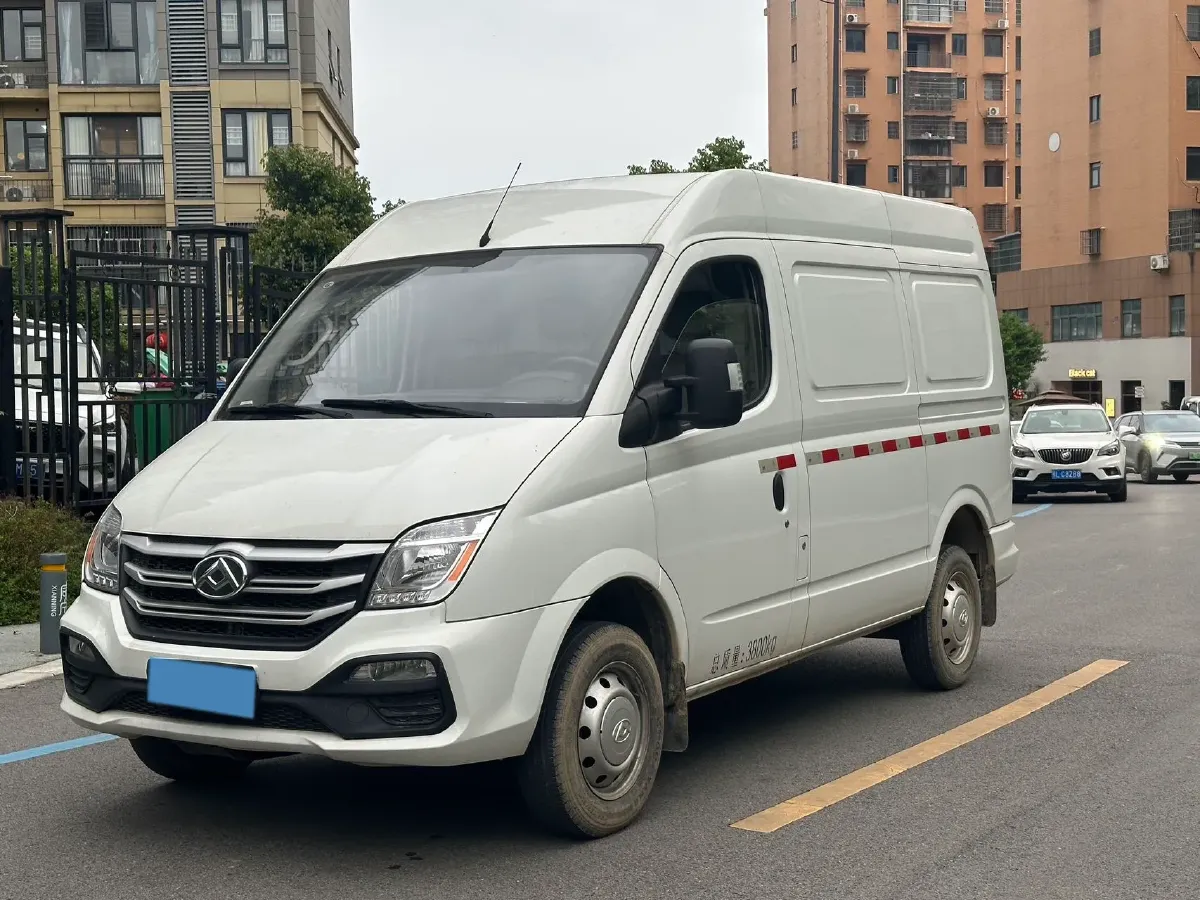 2021 MAXUS XinTu V80 2.0T 127HP L4 6MT,autocango,china used car exporter,china ev exporter,chinese used car exporter,chinese used ev exporter