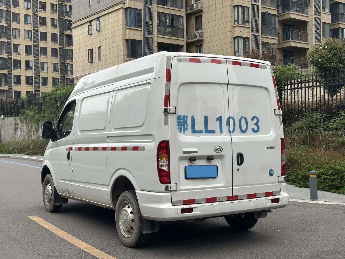 2021 MAXUS XinTu V80 2.0T 127HP L4 6MT,autocango,china used car exporter,china ev exporter,chinese used car exporter,chinese used ev exporter