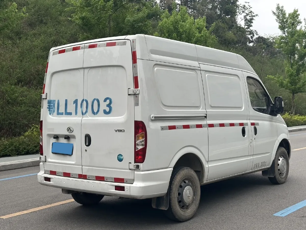 2021 MAXUS XinTu V80 2.0T 127HP L4 6MT,autocango,china used car exporter,china ev exporter,chinese used car exporter,chinese used ev exporter