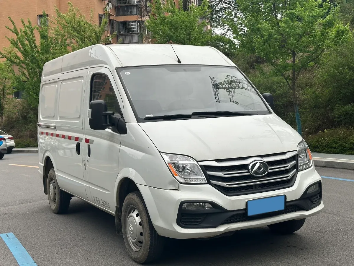 2021 MAXUS XinTu V80 2.0T 127HP L4 6MT,autocango,china used car exporter,china ev exporter,chinese used car exporter,chinese used ev exporter