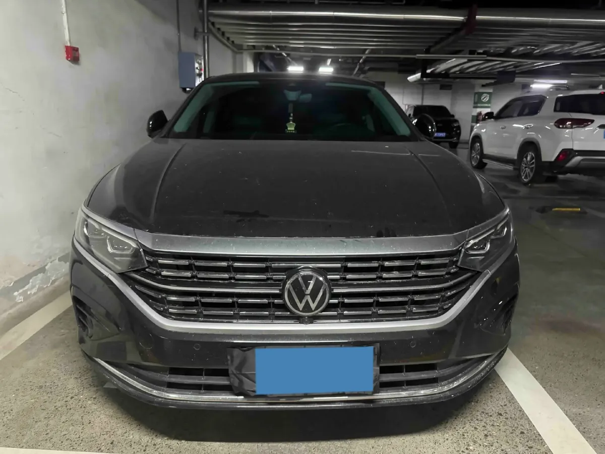 2024 Volkswagen Passat 2.0T 220HP L4 7DCT,autocango,china used car exporter,china ev exporter,chinese used car exporter,chinese used ev exporter