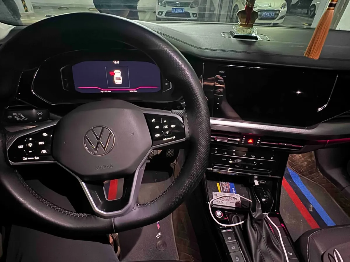 2024 Volkswagen Passat 2.0T 220HP L4 7DCT,autocango,china used car exporter,china ev exporter,chinese used car exporter,chinese used ev exporter