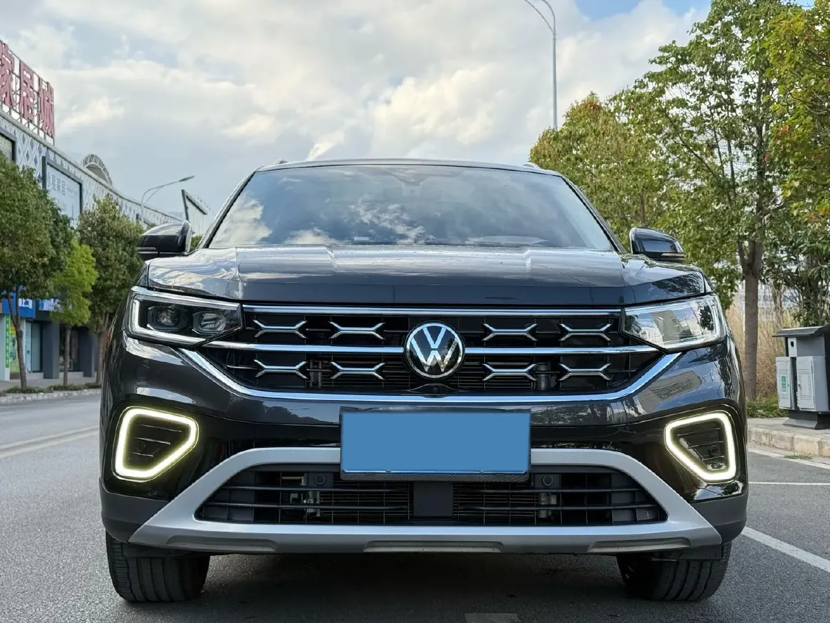 2024 Volkswagen Tayron 2.0T 186HP L4 7DCT,autocango,china used car exporter,china ev exporter,chinese used car exporter,chinese used ev exporter