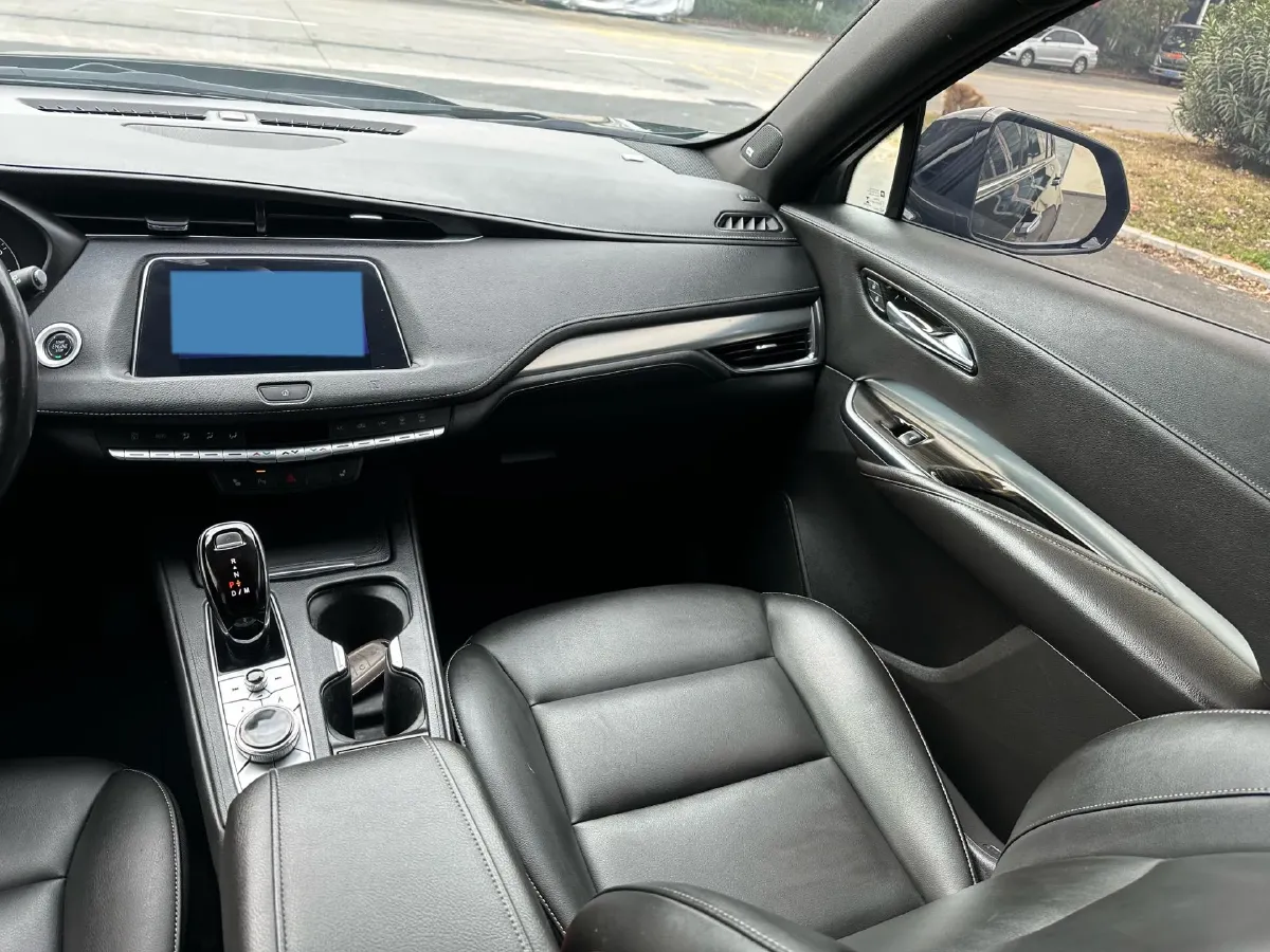 2020 Cadillac XT4 2.0T 241HP L4 9AT,autocango,china used car exporter,china ev exporter,chinese used car exporter,chinese used ev exporter