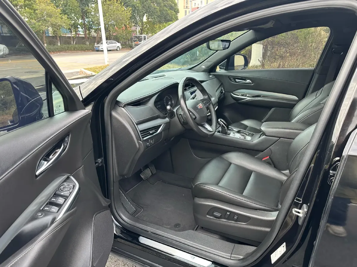 2020 Cadillac XT4 2.0T 241HP L4 9AT,autocango,china used car exporter,china ev exporter,chinese used car exporter,chinese used ev exporter