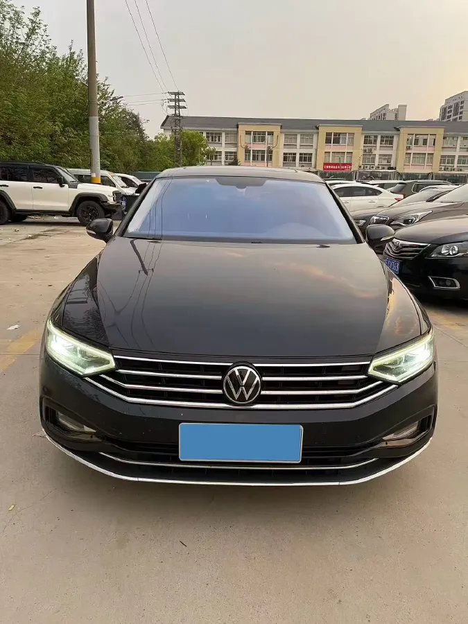 2020 Volkswagen Magotan 2.0T 186HP L4 7DCT,autocango,china used car exporter,china ev exporter,chinese used car exporter,chinese used ev exporter