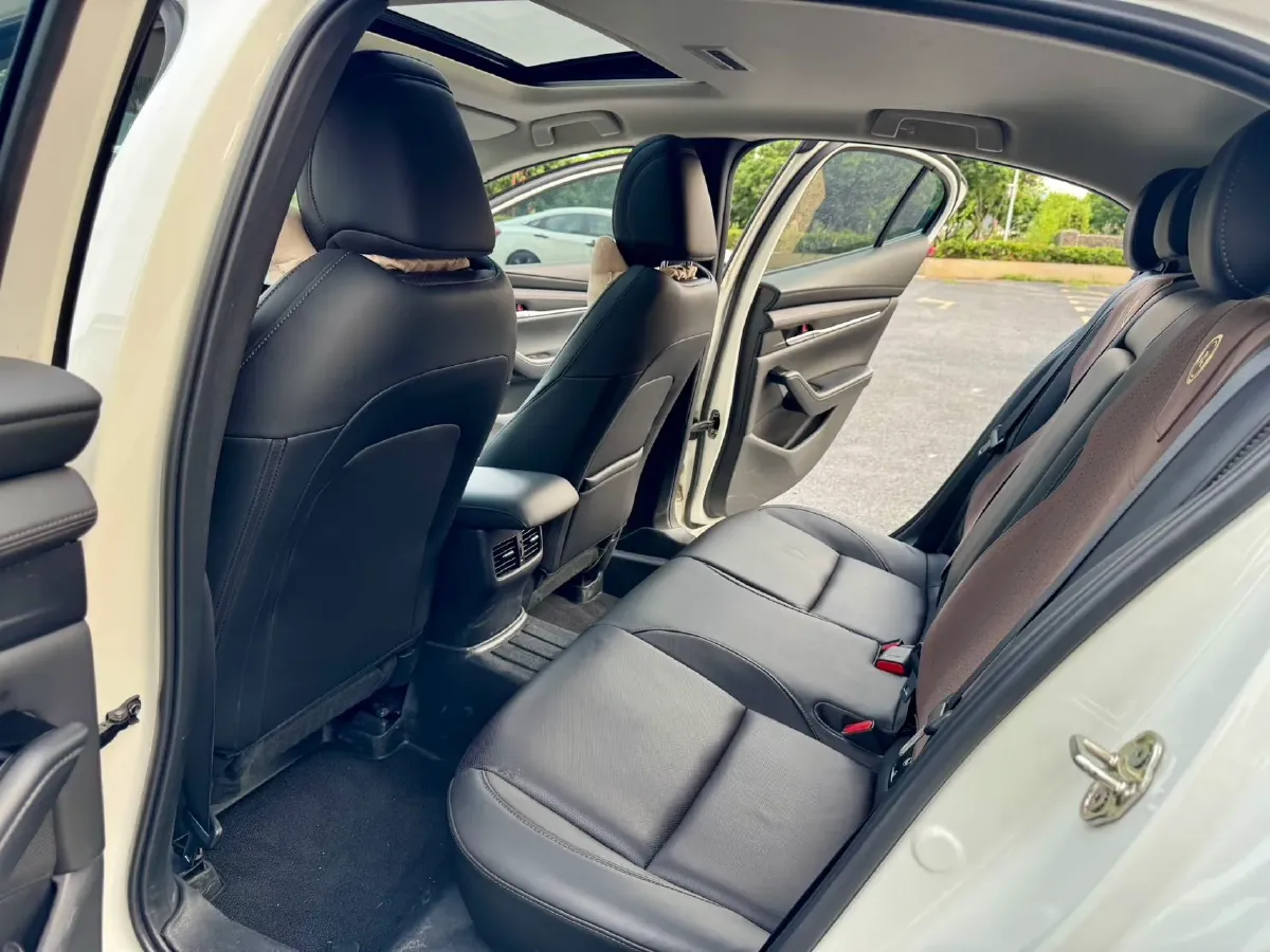 2023 Mazda 3 Axela 2.0L 158HP L4 6AT,autocango,china used car exporter,china ev exporter,chinese used car exporter,chinese used ev exporter