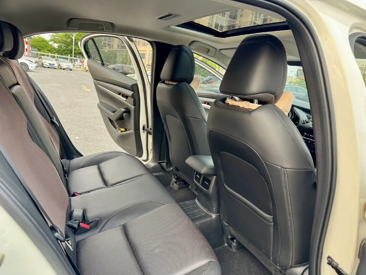 2023 Mazda 3 Axela 2.0L 158HP L4 6AT,autocango,china used car exporter,china ev exporter,chinese used car exporter,chinese used ev exporter