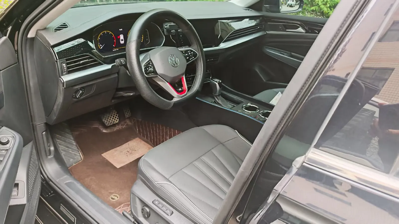 2024 Volkswagen Passat 2.0T 220HP L4 7DCT,autocango,china used car exporter,china ev exporter,chinese used car exporter,chinese used ev exporter