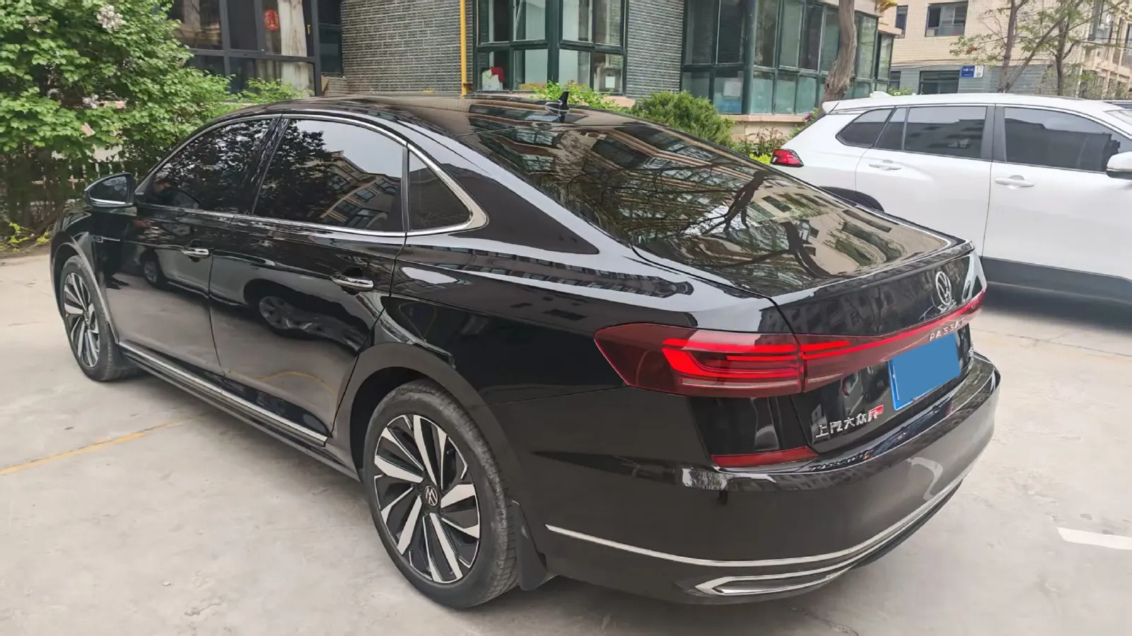 2024 Volkswagen Passat 2.0T 220HP L4 7DCT,autocango,china used car exporter,china ev exporter,chinese used car exporter,chinese used ev exporter