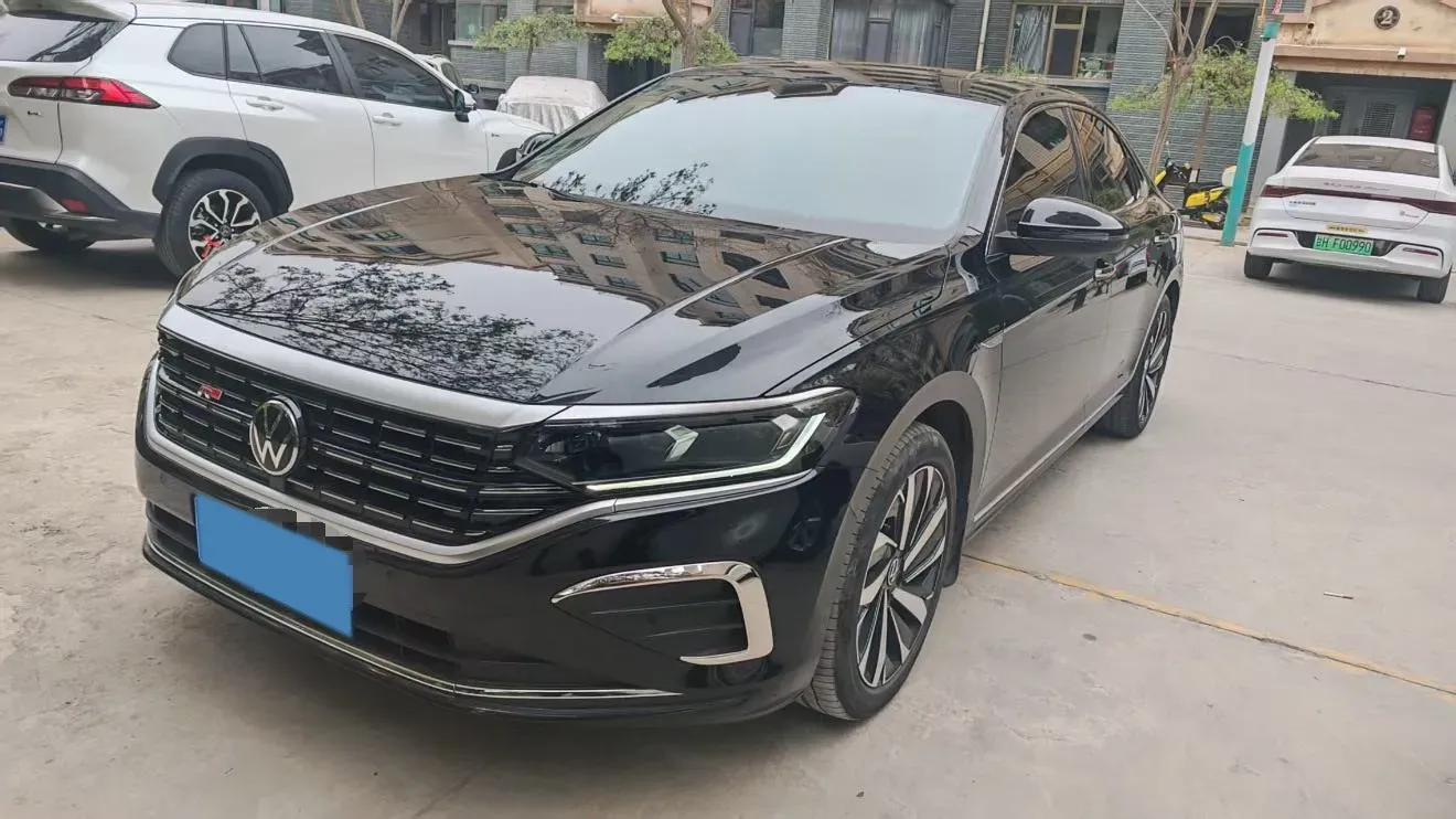 2024 Volkswagen Passat 2.0T 220HP L4 7DCT,autocango,china used car exporter,china ev exporter,chinese used car exporter,chinese used ev exporter