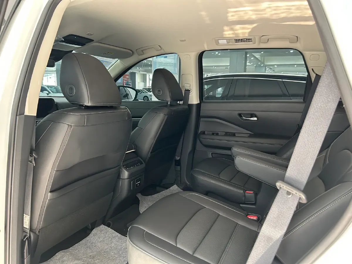 2024 Nissan Pathfinder 2.0T 252HP L4 9AT,autocango,china used car exporter,china ev exporter,chinese used car exporter,chinese used ev exporter