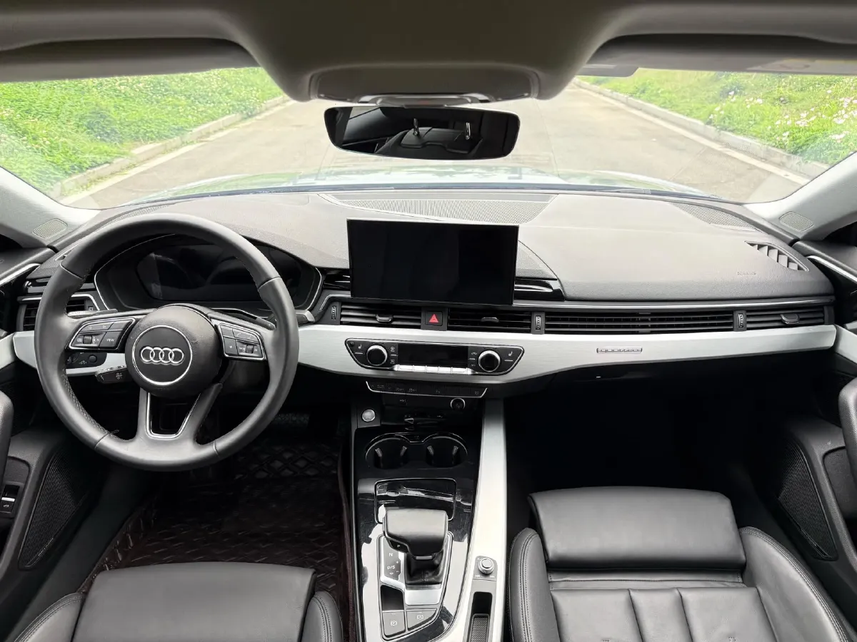 2022 Audi A5 2.0T 204HP L4 7DCT,autocango,china used car exporter,china ev exporter,chinese used car exporter,chinese used ev exporter