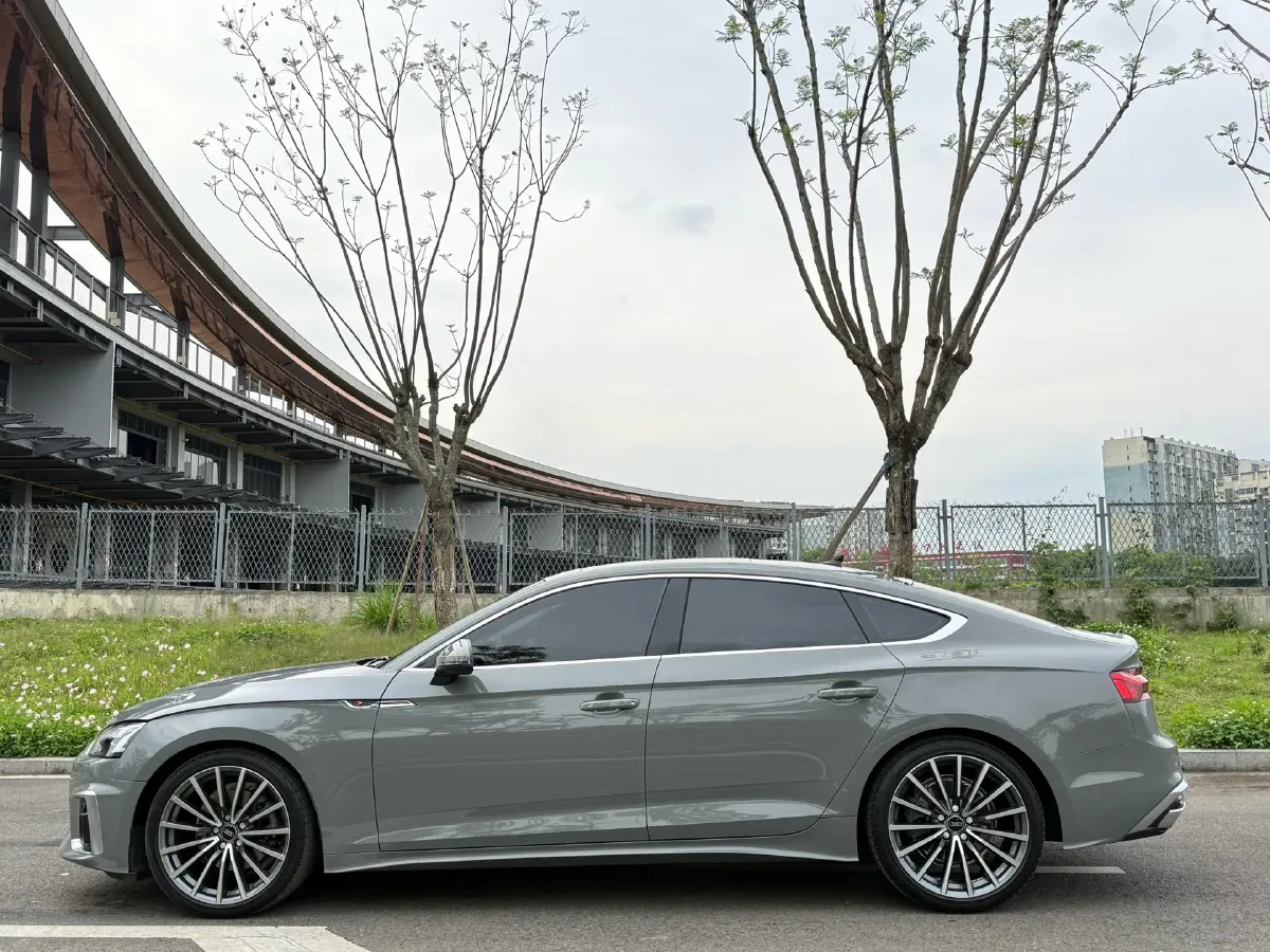 2022 Audi A5 2.0T 204HP L4 7DCT,autocango,china used car exporter,china ev exporter,chinese used car exporter,chinese used ev exporter