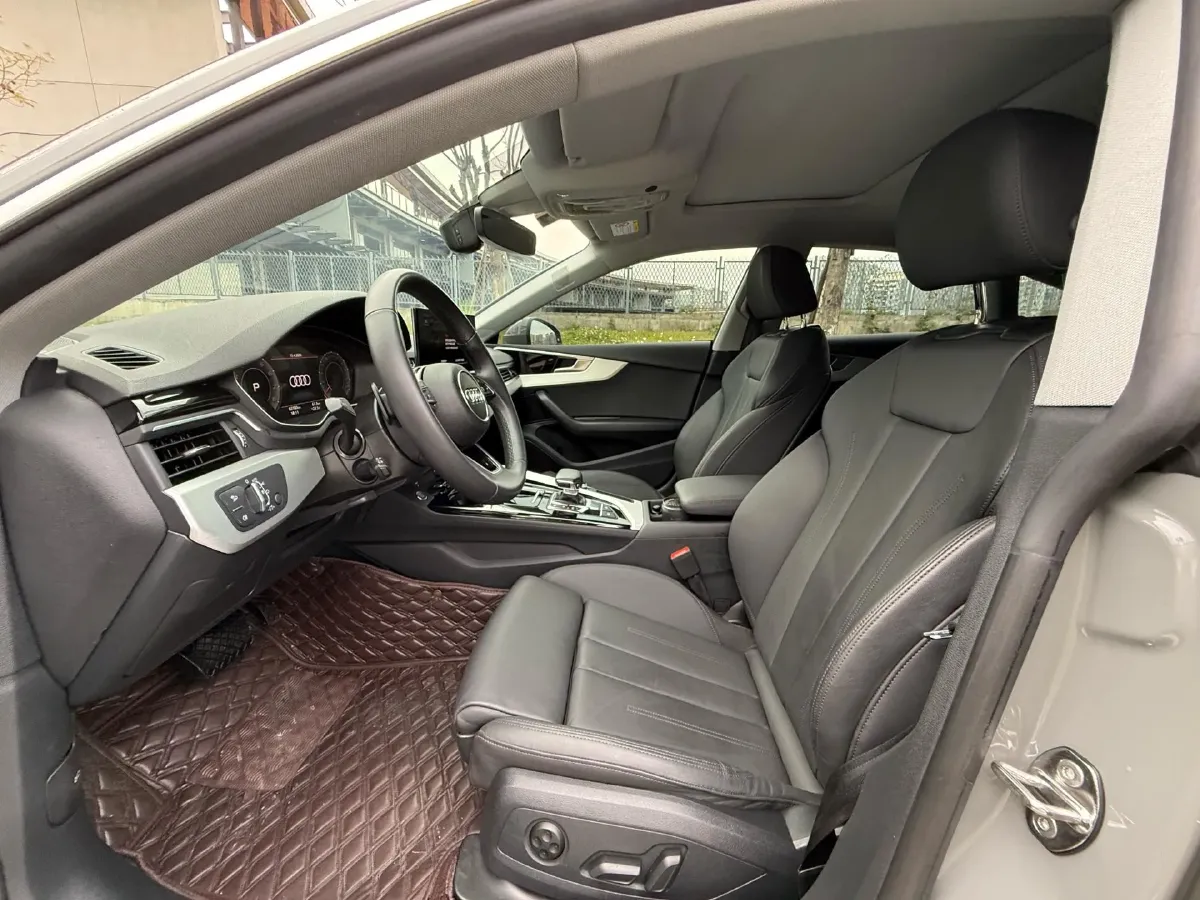 2022 Audi A5 2.0T 204HP L4 7DCT,autocango,china used car exporter,china ev exporter,chinese used car exporter,chinese used ev exporter