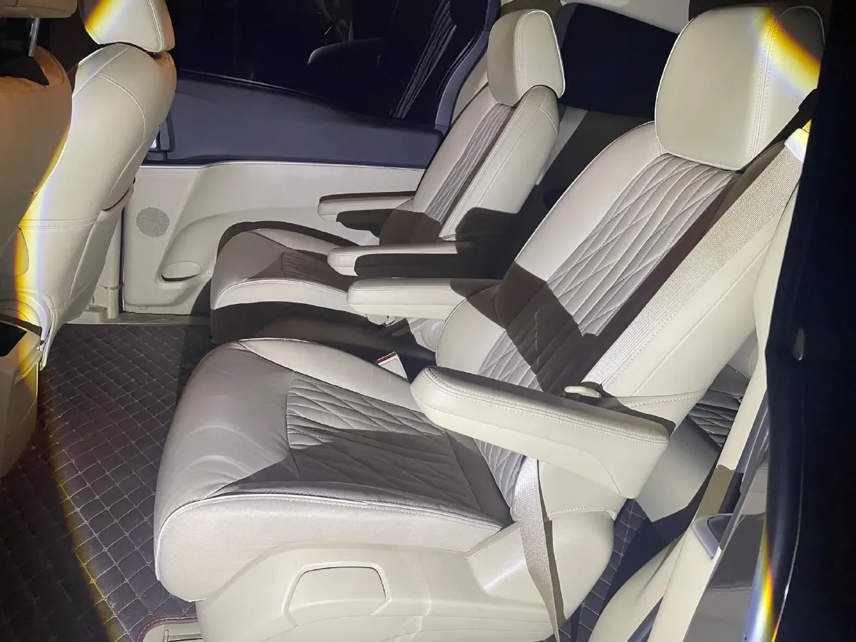 2023 Buick GL8 2.0T 237HP L4 9AT,autocango,china used car exporter,china ev exporter,chinese used car exporter,chinese used ev exporter