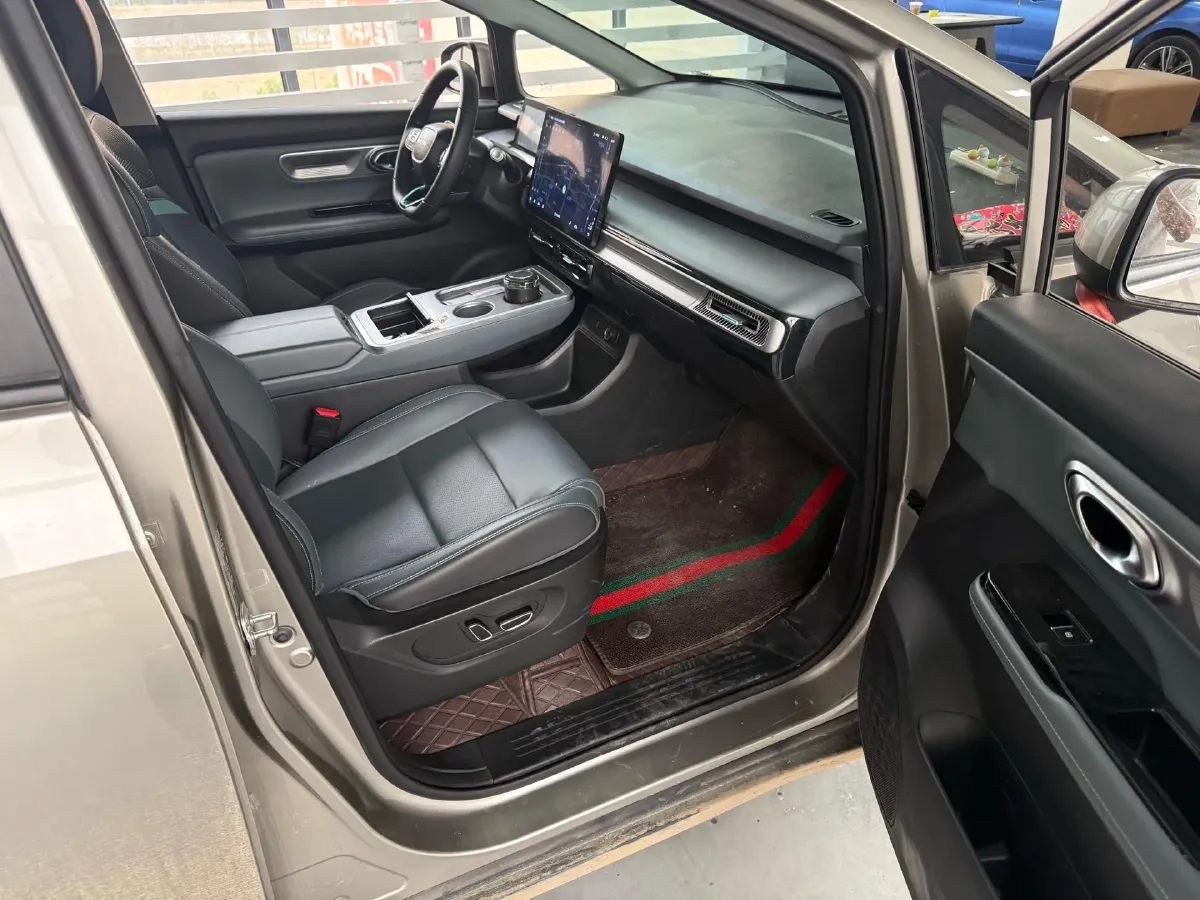 2024 Leapmotor C11 1.5L 95HP L4 REEV 43.74KWH,autocango,china used car exporter,china ev exporter,chinese used car exporter,chinese used ev exporter