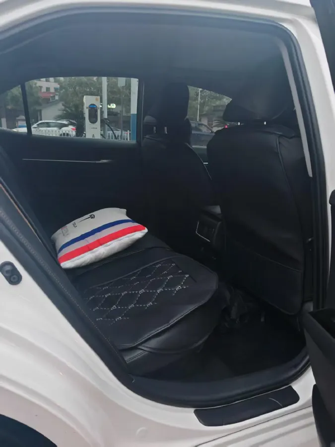 2023 Toyota Camry 2.5L 178HP L4 E-CVT Hybrid,autocango,china used car exporter,china ev exporter,chinese used car exporter,chinese used ev exporter