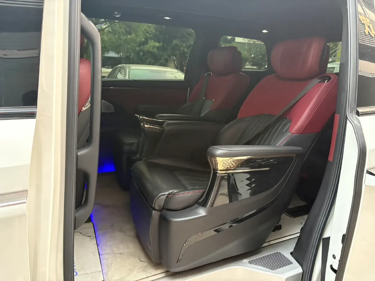 2023 GAC Trumpchi M8 2.0T 252HP L4 8AT,autocango,china used car exporter,china ev exporter,chinese used car exporter,chinese used ev exporter