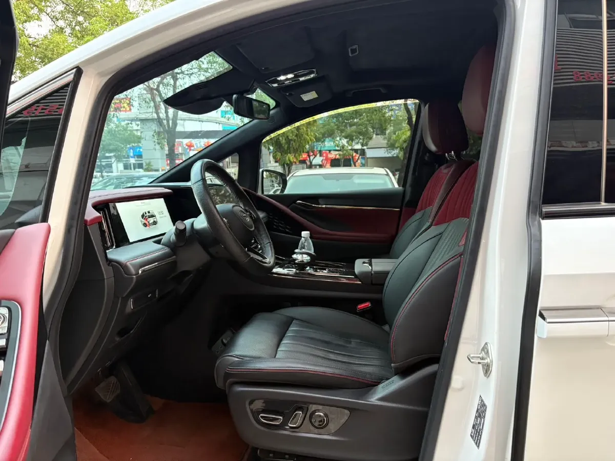 2023 GAC Trumpchi M8 2.0T 252HP L4 8AT,autocango,china used car exporter,china ev exporter,chinese used car exporter,chinese used ev exporter