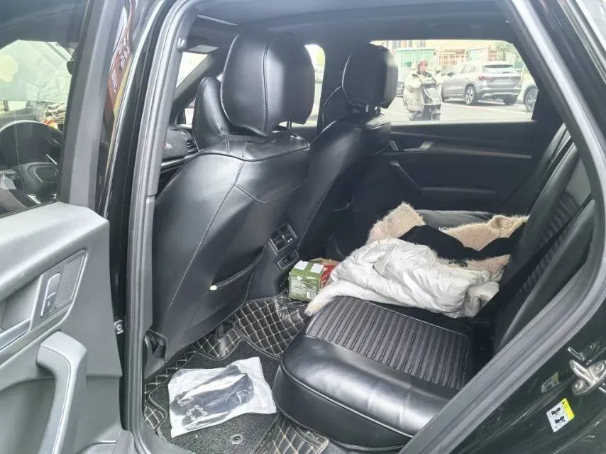 2024 Audi Q5L 2.0T 245HP L4 7DCT,autocango,china used car exporter,china ev exporter,chinese used car exporter,chinese used ev exporter