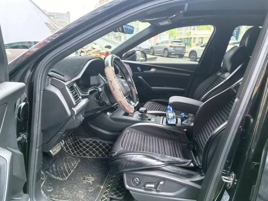 2024 Audi Q5L 2.0T 245HP L4 7DCT,autocango,china used car exporter,china ev exporter,chinese used car exporter,chinese used ev exporter