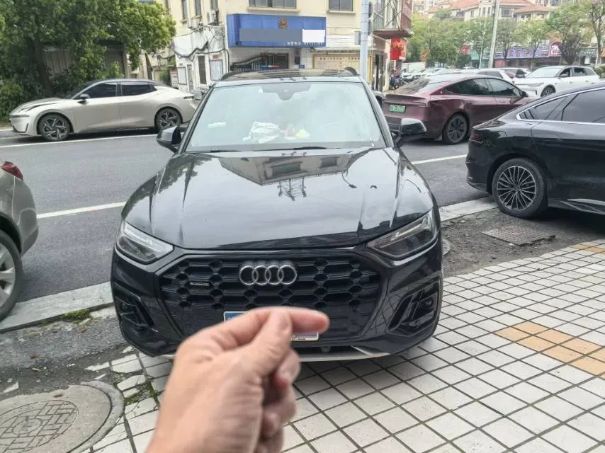2024 Audi Q5L 2.0T 245HP L4 7DCT,autocango,china used car exporter,china ev exporter,chinese used car exporter,chinese used ev exporter