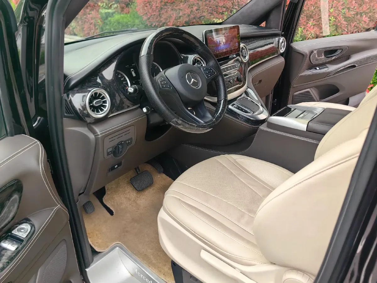 2021 Mercedes-Benz Vito 2.0T 211HP L4 9AT,autocango,china used car exporter,china ev exporter,chinese used car exporter,chinese used ev exporter