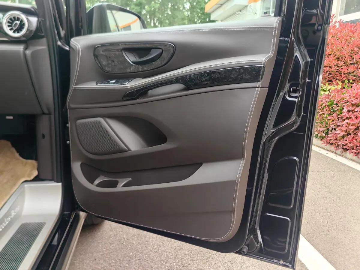 2021 Mercedes-Benz Vito 2.0T 211HP L4 9AT,autocango,china used car exporter,china ev exporter,chinese used car exporter,chinese used ev exporter