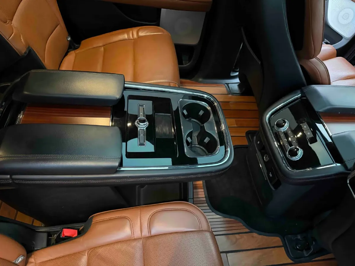 2019 Lincoln Navigator 3.5T 388HP V6 10AT,autocango,china used car exporter,china ev exporter,chinese used car exporter,chinese used ev exporter