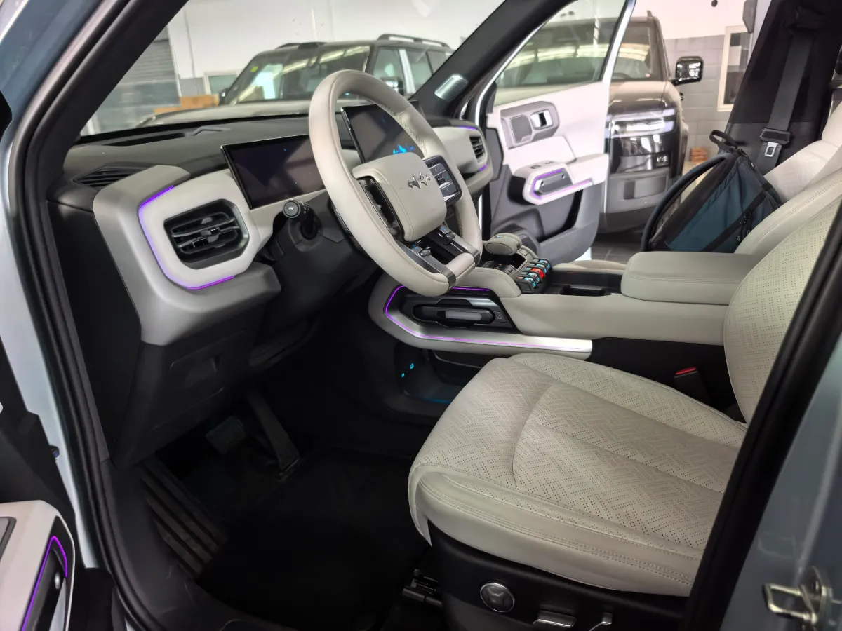 2025 FangChengBao Tai 3 BEV,autocango,china used car exporter,china ev exporter,chinese used car exporter,chinese used ev exporter